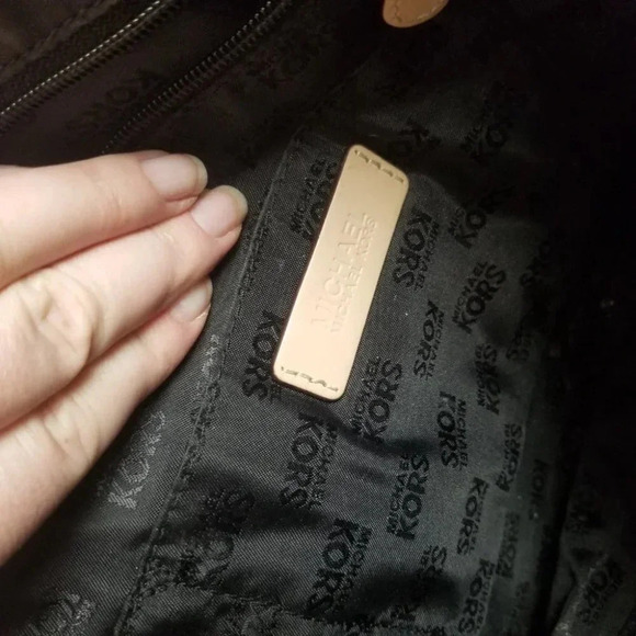 MICHAEL Michael Kors Black Signature Mirror PVC / Leather East West Zip Tote - Picture 5 of 16